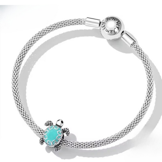 Hermoso charm de tortuga esmaltada