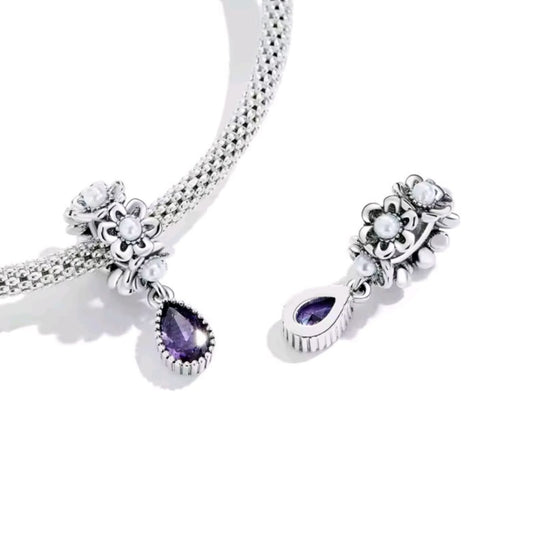 Hermoso charm colgante con perlas y cristal amatista