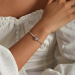 Brazalete rígido mariposa