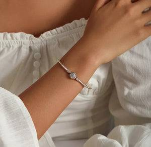 Brazalete rígido mariposa