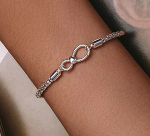 Brazalete con hebilla de amor infinito