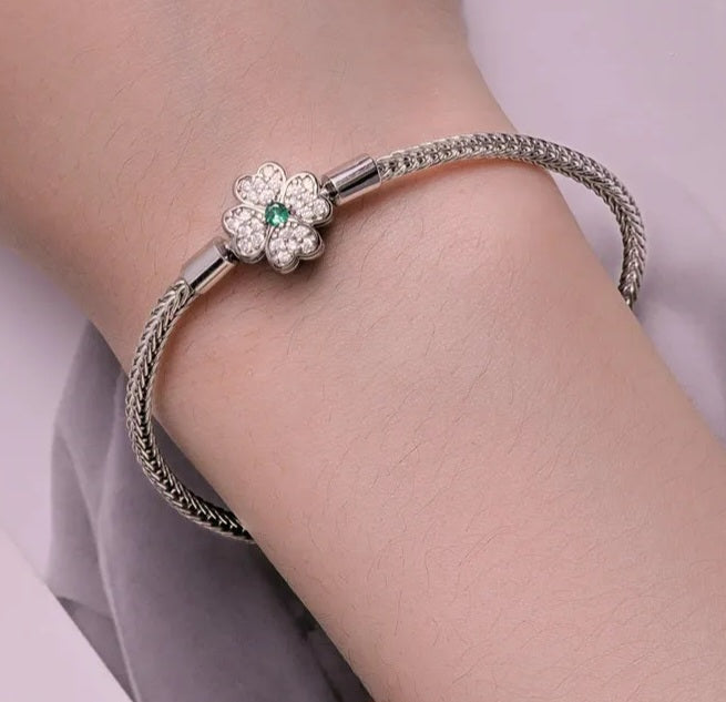 Brazalete calado suave Lucky