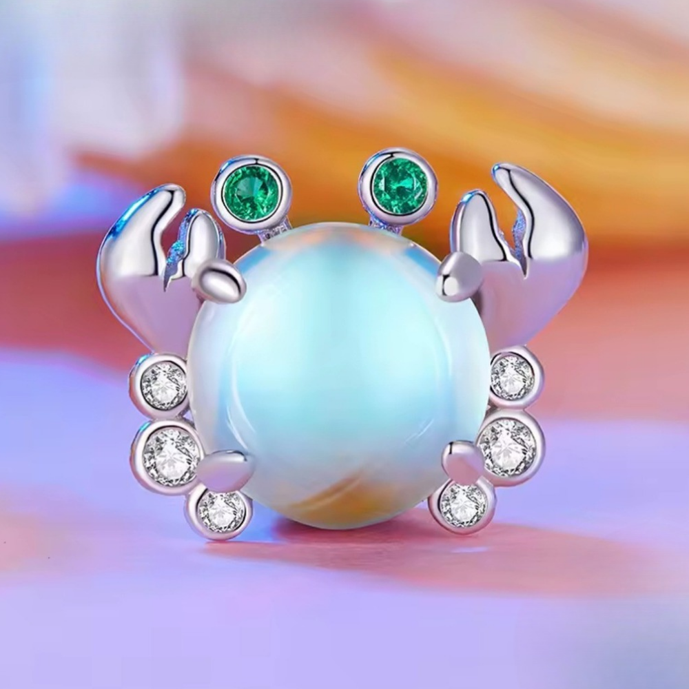 Charm de cangrejito brillante