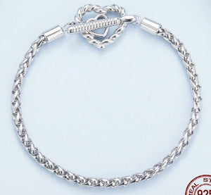 Brazalete con hebilla de corazón